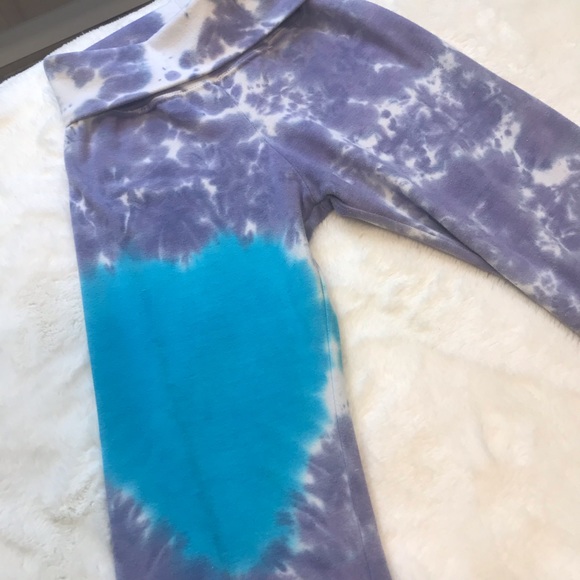 Groovy blueberry tie dye yoga pants. - Picture 2 of 6